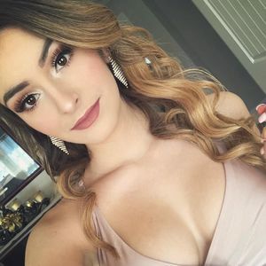 Meet your Posher, Stefani